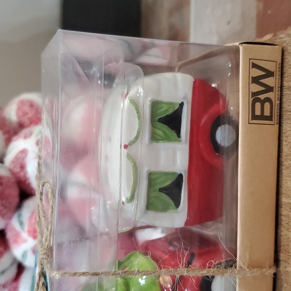 Holiday Truck and Camper Salt and Pepper Shaker Set-NWT - Picture 3 of 5